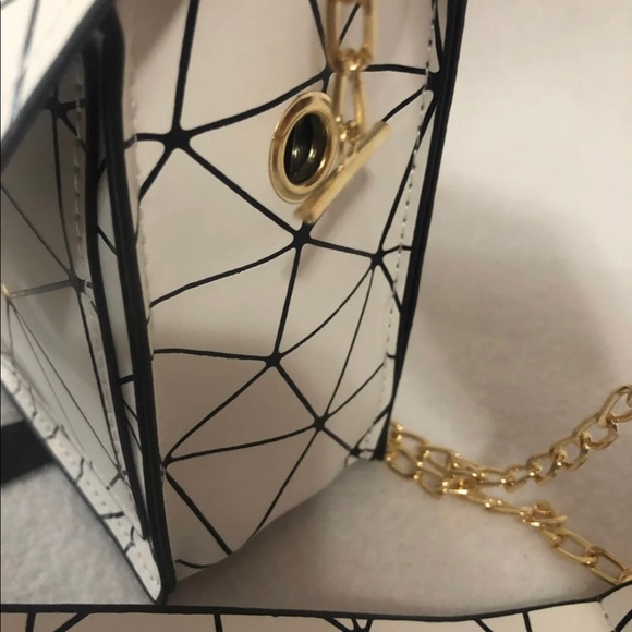 Abstract white small crossbody bag - Picture 6 of 6